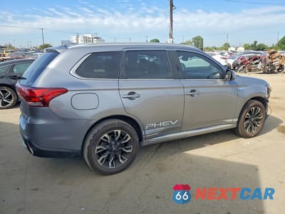 Trzecie zdjęcie samochodu z tyłu: 2018 MITSUBISHI OUTLANDER SE VIN:JA4J24A55JZ054952 - miniatura