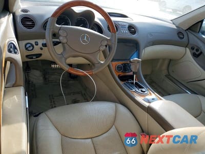 Zdjęcie 8 z 12 samochodu: 2007 MERCEDES-BENZ SL 600 VIN:WDBSK77F17F129764 - miniatura