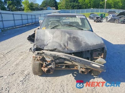Piąte zdjęcie samochodu w środku: 1994 CHEVROLET S TRUCK S10 VIN:1GCCS1448RK167346 - miniatura