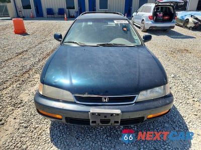 Piąte zdjęcie samochodu w środku: 1997 HONDA ACCORD EX VIN:1HGCE1894VA001260 - miniatura