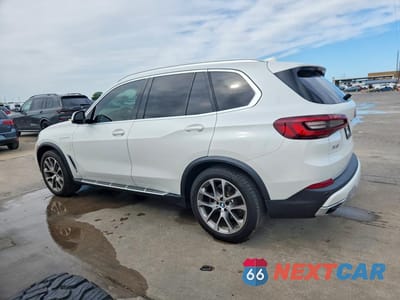 Drugie zdjęcie samochodu z przodu: 2021 BMW X5 XDRIVE45E VIN:5UXTA6C03M9E21366 - miniatura