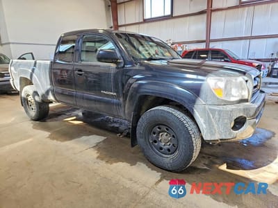 Czwarte zdjęcie samochodu z boku: 2008 TOYOTA TACOMA V6 VIN:5TEUU42N08Z473902 - miniatura