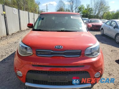 Piąte zdjęcie samochodu w środku: 2017 KIA SOUL + VIN:KNDJP3A58H7475183 - miniatura