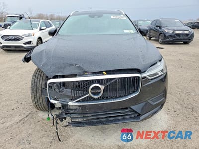 Piąte zdjęcie samochodu w środku: 2020 VOLVO XC60 T5 MOMENTUM VIN:YV4102RK7L1435663 - miniatura