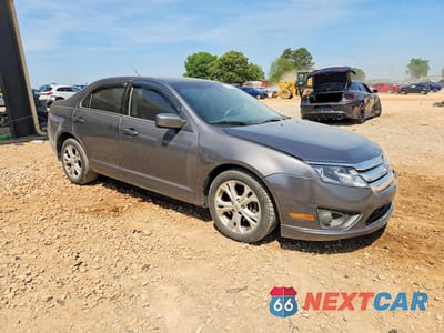 Czwarte zdjęcie samochodu z boku: 2012 FORD FUSION SE VIN:3FAHP0HA5CR379633 - miniatura