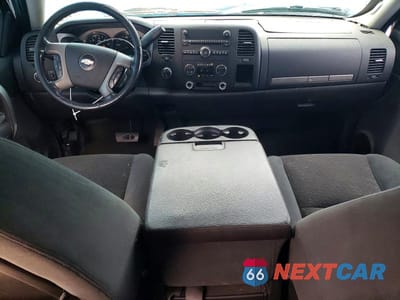 Zdjęcie 8 z 12 samochodu: 2007 CHEVROLET SILVERADO K1500 VIN:2GCEK19J371727701 - miniatura