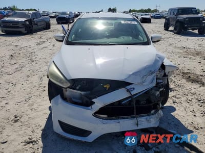 Piąte zdjęcie samochodu w środku: 2017 FORD FOCUS SE VIN:1FADP3F24HL221138 - miniatura