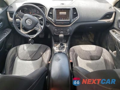 Zdjęcie 8 z 13 samochodu: 2014 JEEP CHEROKEE LATITUDE VIN:1C4PJLCS0EW222035 - miniatura