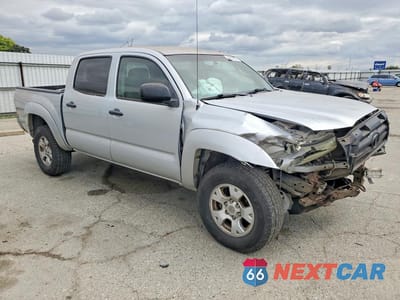 Czwarte zdjęcie samochodu z boku: 2005 TOYOTA TACOMA PRERUNNER V6 VIN:5TEJU62N25Z117560 - miniatura