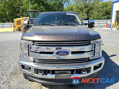 Piąte zdjęcie samochodu w środku: 2017 FORD F250 SUPER DUTY VIN:1FT7W2B68HEE40976 - miniatura