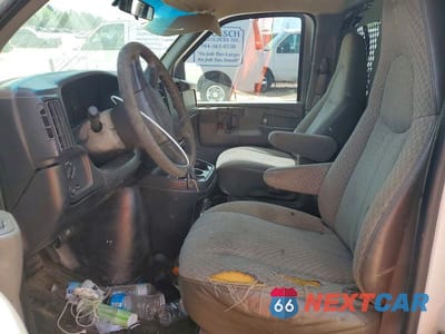 Zdjęcie 7 z 13 samochodu: 2003 CHEV EXPRESS G1500 VIN:1GCFG15X431153884 - miniatura