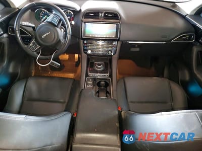 Zdjęcie 8 z 12 samochodu: 2020 JAGUAR F-PACE VIN:SADCS2FX6LA644743 - miniatura