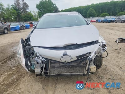 Piąte zdjęcie samochodu w środku: 2012 TOYOTA PRIUS V VIN:JTDZN3EU5C3180701 - miniatura