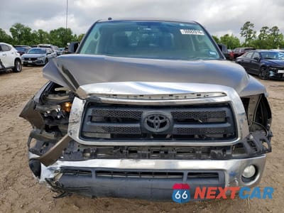 Piąte zdjęcie samochodu w środku: 2010 TOYOTA TUNDRA CREWMAX SR5 VIN:5TFEY5F14AX095053 - miniatura