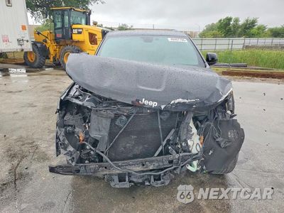 Piąte zdjęcie samochodu w środku: 2017 JEEP GRAND CHEROKEE LAREDO VIN:1C4RJEAG5HC929916 - miniatura
