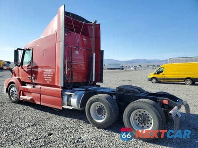 Trzecie zdjęcie samochodu z tyłu: 2015 VOLVO VNL SEMI TRUCK VIN:4V4NC9EH9FN912318 - miniatura