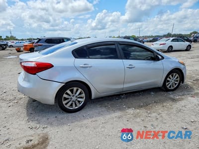 Trzecie zdjęcie samochodu z tyłu: 2016 KIA FORTE LX VIN:KNAFX4A64G5455735 - miniatura