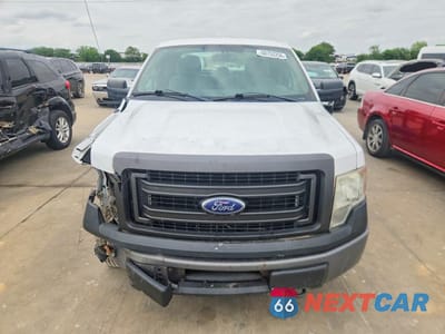 Piąte zdjęcie samochodu w środku: 2014 FORD F150 SUPER CAB VIN:1FTFX1EF4EKG52334 - miniatura