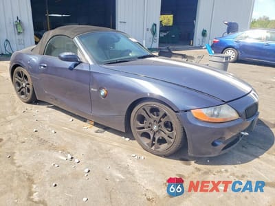 Czwarte zdjęcie samochodu z boku: 2004 BMW Z4 3.0 VIN:4USBT53584LU08409 - miniatura
