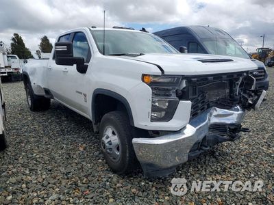 Czwarte zdjęcie samochodu z boku: 2022 CHEVROLET SILVERADO K3500 LT VIN:1GC4YTEY0NF302693 - miniatura