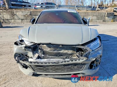 Piąte zdjęcie samochodu w środku: 2022 AUDI SQ5 SPORTBACK PREMIUM PLUS VIN:WA124AFY0N2022750 - miniatura
