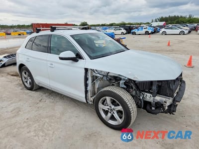 Czwarte zdjęcie samochodu z boku: 2021 AUDI Q5 PREMIUM VIN:WA1AAAFY3M2091502 - miniatura