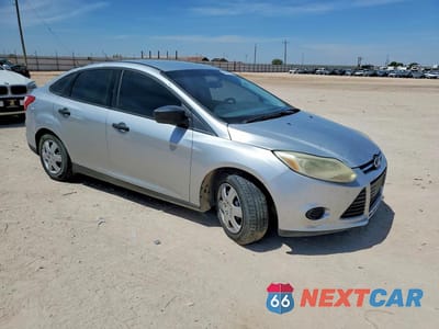 Czwarte zdjęcie samochodu z boku: 2012 FORD FOCUS SE VIN:1FAHP3F25CL235110 - miniatura