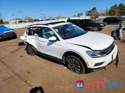 Czwarte zdjęcie samochodu z boku: 2021 VOLKSWAGEN TIGUAN SE VIN:3VV2B7AX5MM009336 - miniatura