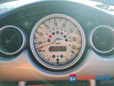 Zdjęcie 9 z 13 samochodu: 2004 MINI COOPER VIN:WMWRC33484TC49889 - miniatura