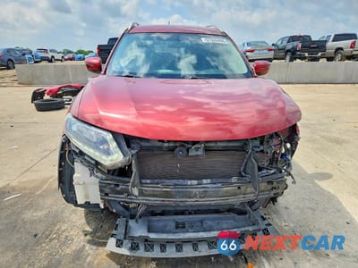 Piąte zdjęcie samochodu w środku: 2016 NISSAN ROGUE S VIN:JN8AT2MT8GW011349 - miniatura