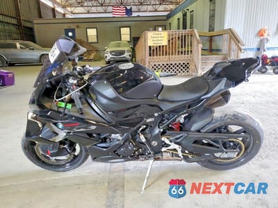 Trzecie zdjęcie samochodu z tyłu: 2026 BMW S 1000 RR VIN:WB10P2306T6M35591 - miniatura