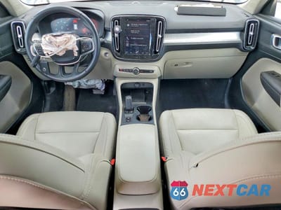 Zdjęcie 8 z 12 samochodu: 2019 VOLVO XC40 T5 MOMENTUM VIN:YV4162UK0K2110853 - miniatura