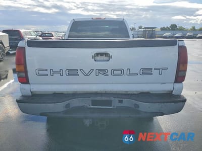 Zdjęcie 6 z 12 samochodu: 2001 CHEV SILVERADO 1500 VIN:1GCEC14T51E243119 - miniatura