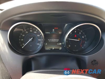 Zdjęcie 9 z 12 samochodu: 2017 JAGUAR F-PACE PREMIUM VIN:SADCJ2BV9HA088989 - miniatura