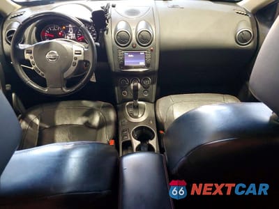 Zdjęcie 8 z 14 samochodu: 2013 NISSAN ROGUE S VIN:JN8AS5MV8DW622418 - miniatura