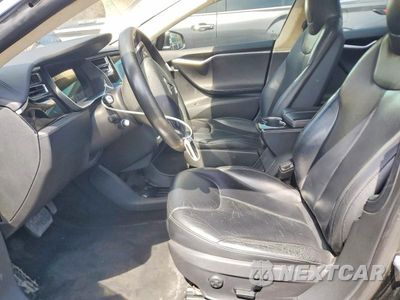 Zdjęcie 7 z 12 samochodu: 2015 TESLA MODEL S VIN:5YJSA1E27FF119731 - miniatura