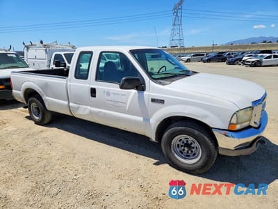Czwarte zdjęcie samochodu z boku: 2004 FORD F250 SUPER DUTY VIN:1FTNX20L14EC96615 - miniatura