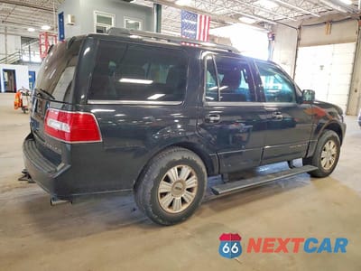 Trzecie zdjęcie samochodu z tyłu: 2014 LINCOLN NAVIGATOR VIN:5LMJJ2J53EEL02151 - miniatura