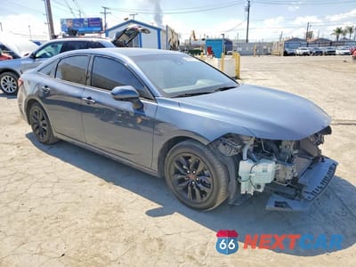 Czwarte zdjęcie samochodu z boku: 2021 TOYOTA AVALON XLE VIN:4T1JZ1FB2MU064219 - miniatura