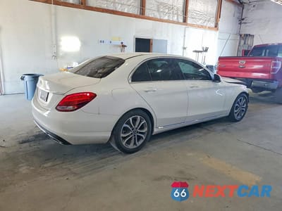 Trzecie zdjęcie samochodu z tyłu: 2017 MERCEDES-BENZ C 300 VIN:55SWF4JB0HU222386 - miniatura