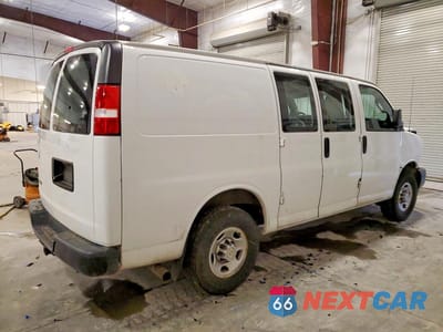 Trzecie zdjęcie samochodu z tyłu: 2020 CHEVROLET EXPRESS 2500 CARGO DELIVERY VAN VIN:1GCWGAFP6L1266220 - miniatura