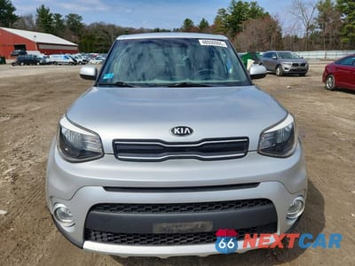 Piąte zdjęcie samochodu w środku: 2017 KIA SOUL + VIN:KNDJP3A56H7424085 - miniatura