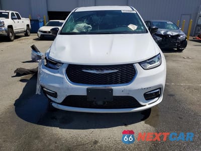 Piąte zdjęcie samochodu w środku: 2025 CHRYSLER PACIFICA SELECT VIN:2C4RC1BGXSR614528 - miniatura