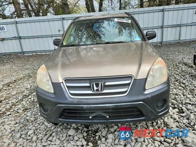 Piąte zdjęcie samochodu w środku: 2005 HONDA CRV AWD VIN:JHLRD78585C020557 - miniatura