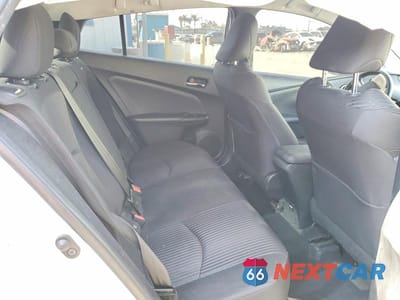 Zdjęcie 10 z 12 samochodu: 2018 TOYOTA PRIUS THREE VIN:JTDKARFU2J3067185 - miniatura