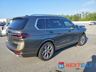 Trzecie zdjęcie samochodu z tyłu: 2025 BMW X7 XDRIVE40I VIN:5UX23EM08S9X89051 - miniatura