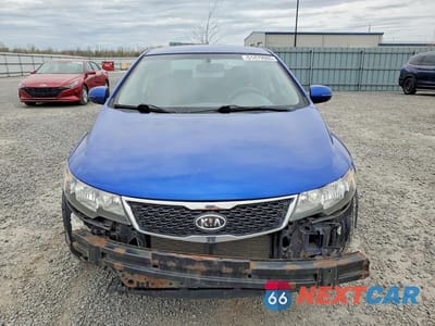 Piąte zdjęcie samochodu w środku: 2013 KIA FORTE EX VIN:KNAFU4A28D5674344 - miniatura