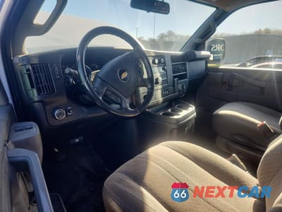 Zdjęcie 8 z 13 samochodu: 2021 CHEVROLET EXPRESS G2500 VIN:1GCWGAF75M1174985 - miniatura