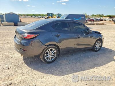 Trzecie zdjęcie samochodu z tyłu: 2016 SCION IA BASE VIN:3MYDLBZV6GY142891 - miniatura
