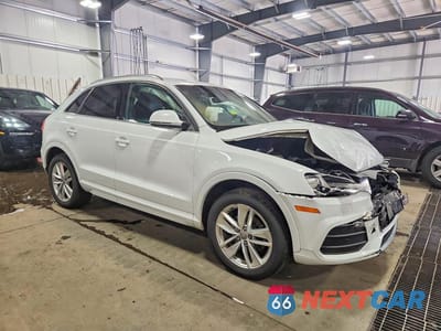 Czwarte zdjęcie samochodu z boku: 2016 AUDI Q3 PREMIUM PLUS VIN:WA1EFCFSXGR014602 - miniatura